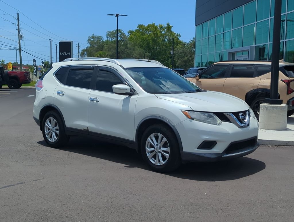Used 2015 White Nissan SV image 9