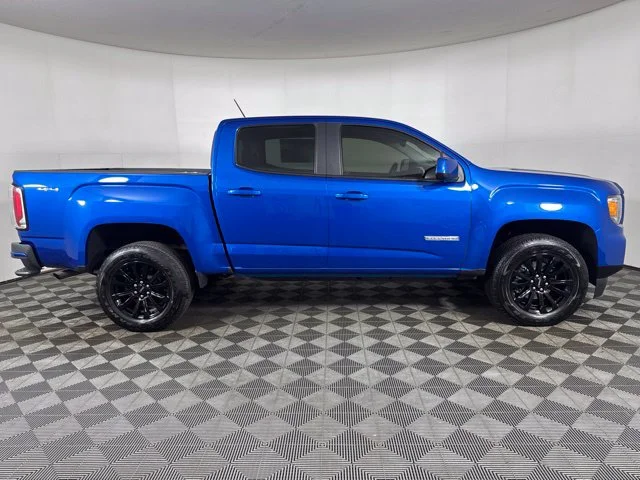 Used 2022 Blue Metallic GMC Elevation image 2
