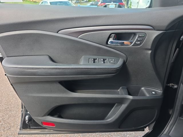 Certified Used 2023 Crystal Black Pearl Honda RTL image 18