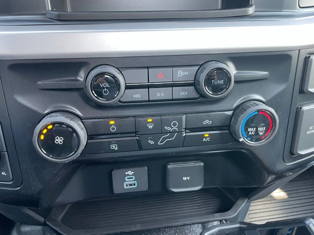 2025 Ford F-550 Super Duty Chassis Cab XL - Photo 11
