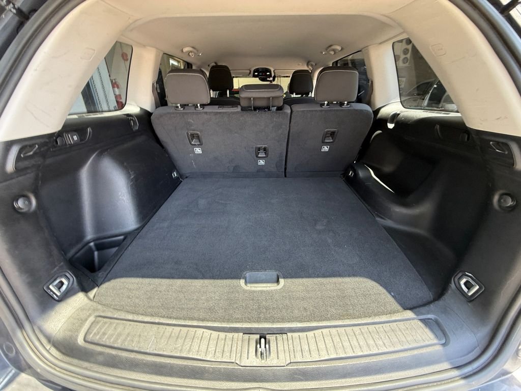Used 2024 Gray Jeep Laredo image 19