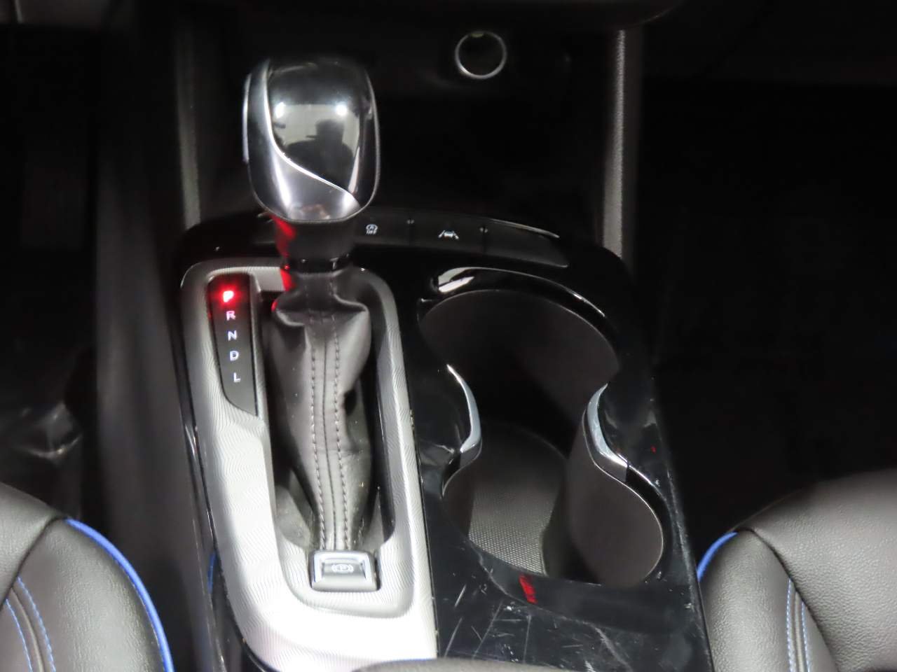 Used 2025 Summit White Buick Sport Touring image 8