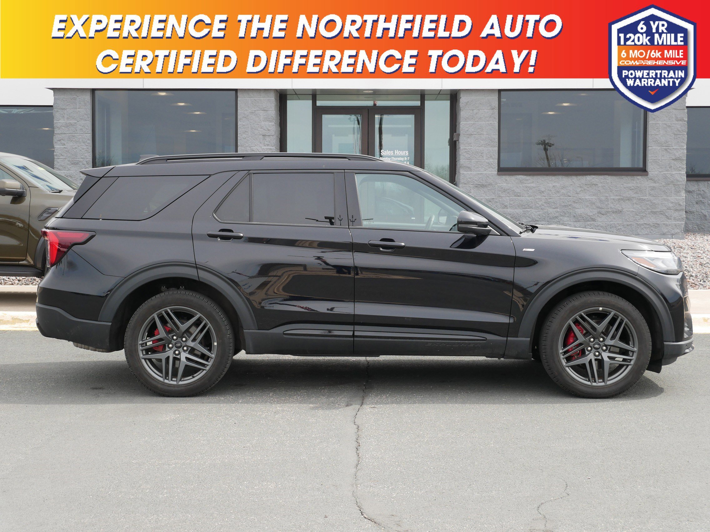2025 Ford Explorer ST-LINE 4WD (PL535)'s photo