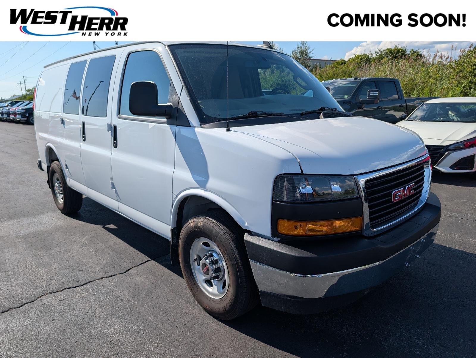 Used 2025  GMC 2500 image 1