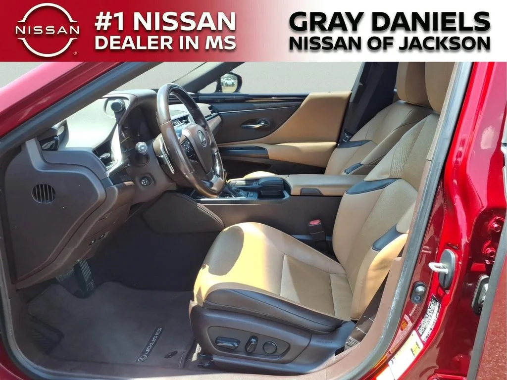 Used 2020 Red Lexus 350 image 22
