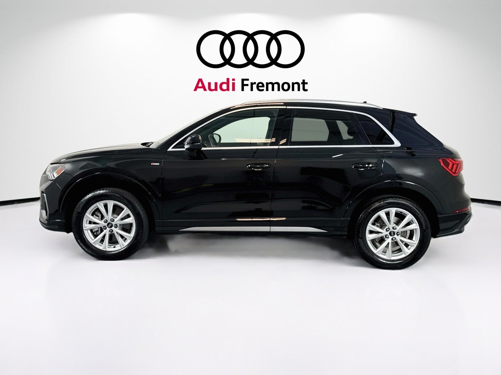 Used 2025 Mythos Black Audi S line Premium Plus image 1