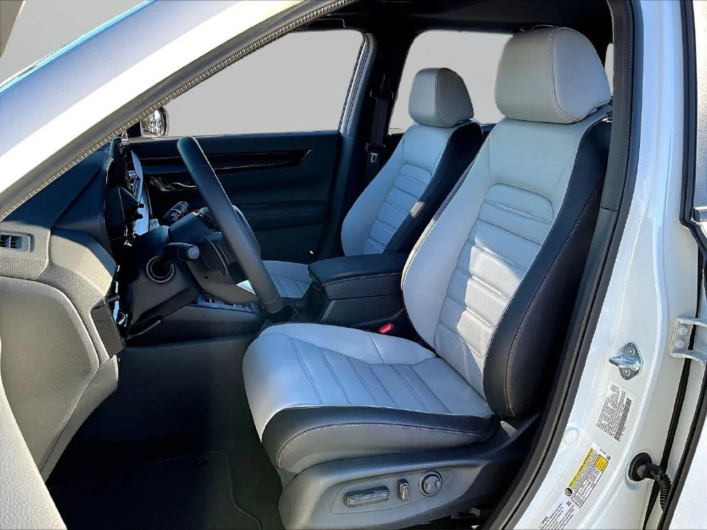 New 2027 Platinum White Pearl Honda Sport Touring Hybrid AWD image 23
