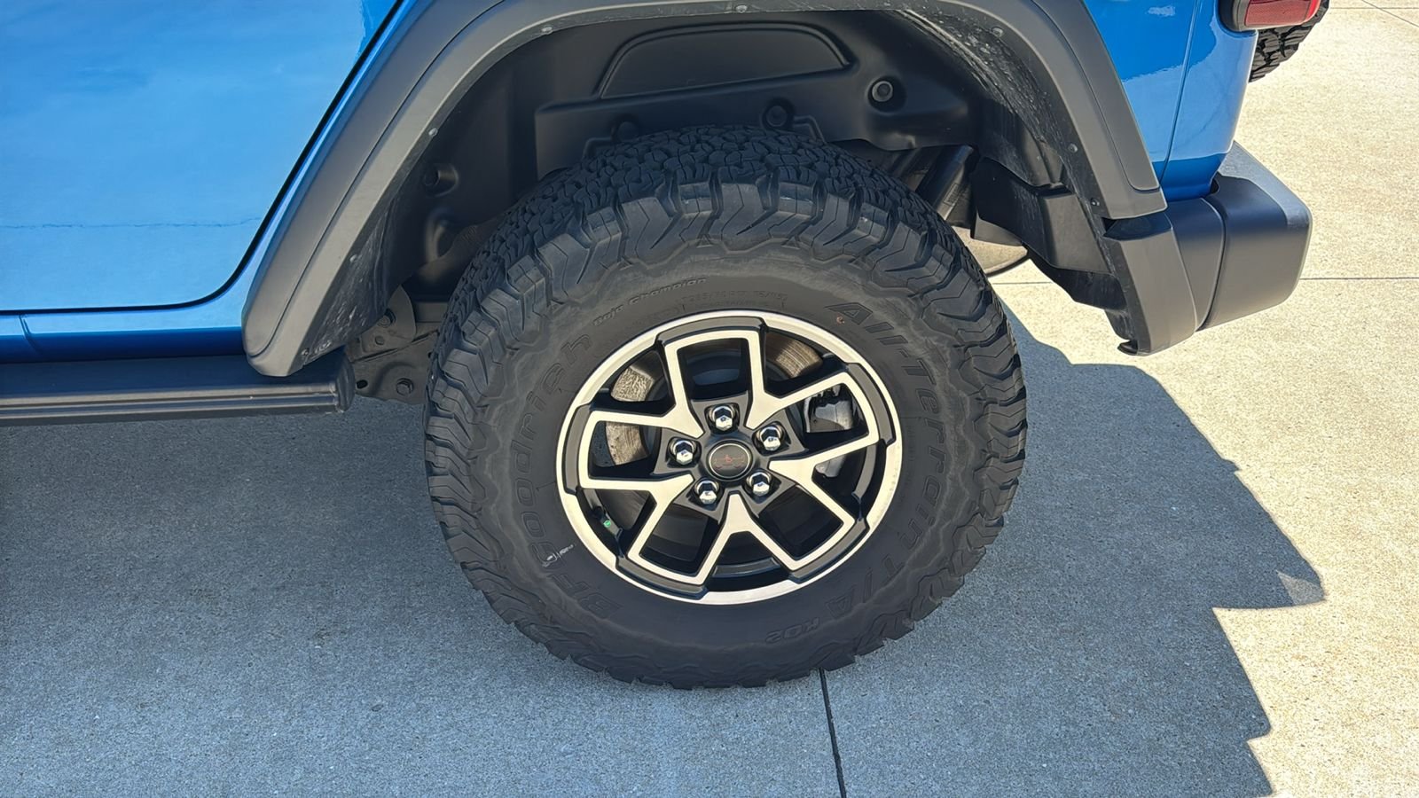 Used 2025 Blue Jeep Rubicon image 10