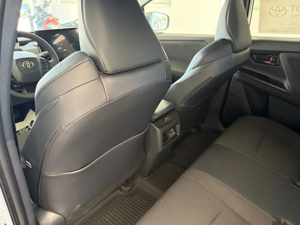 2026 Toyota C-HR SE - Photo 23