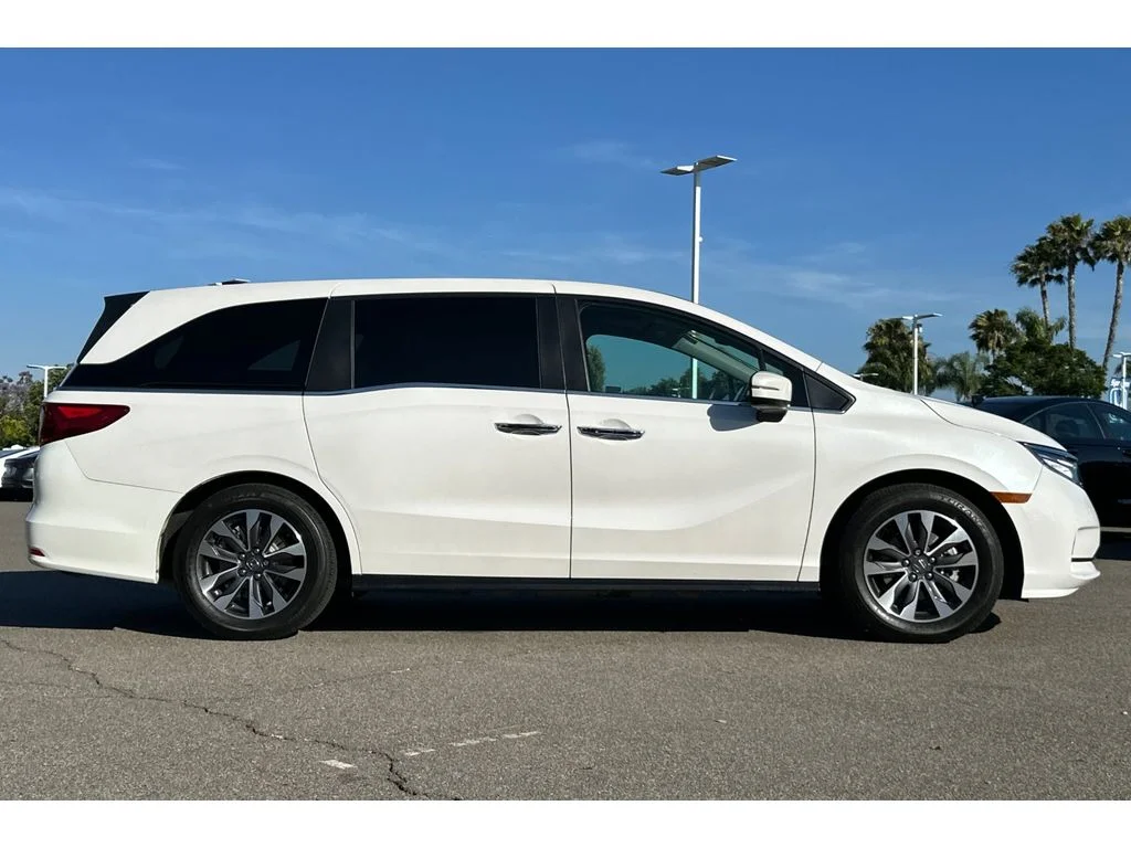 Used 2024 Platinum White Pearl Honda EX-L image 7