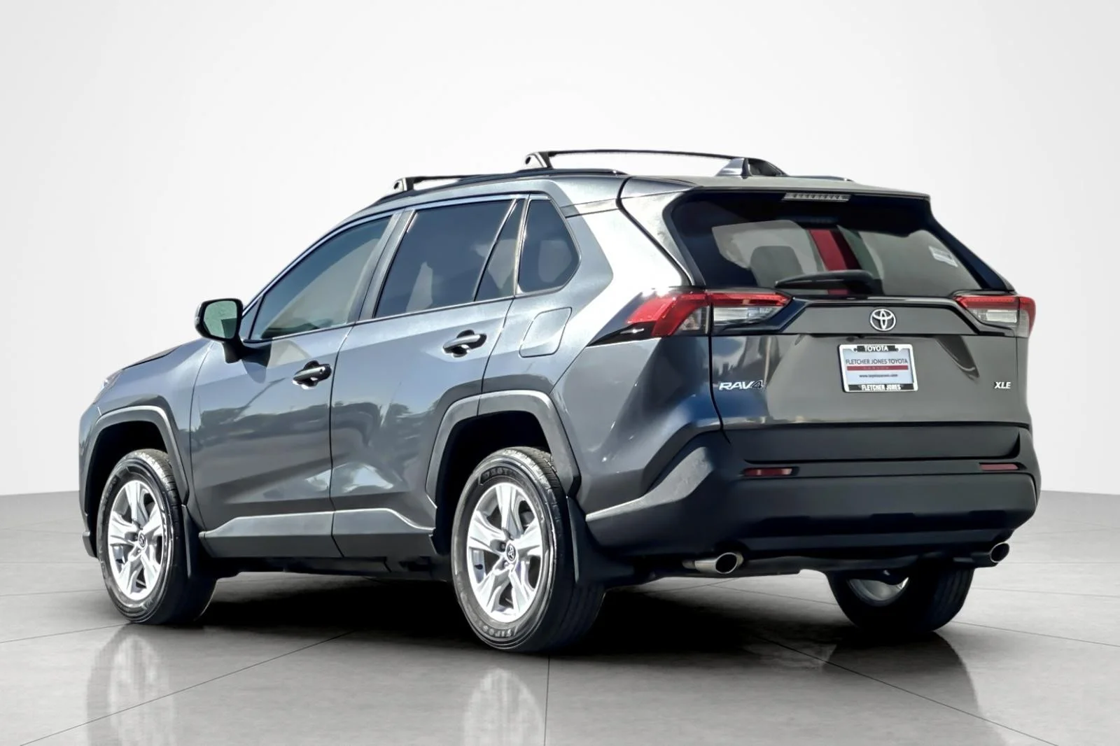 Used 2021 MAGNETIC GRAY Toyota XLE image 3