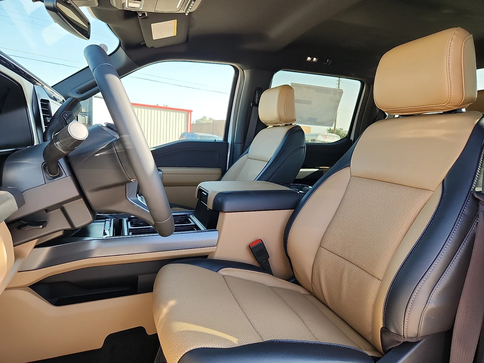 New 2026 Oxford White Ford Lariat image 17