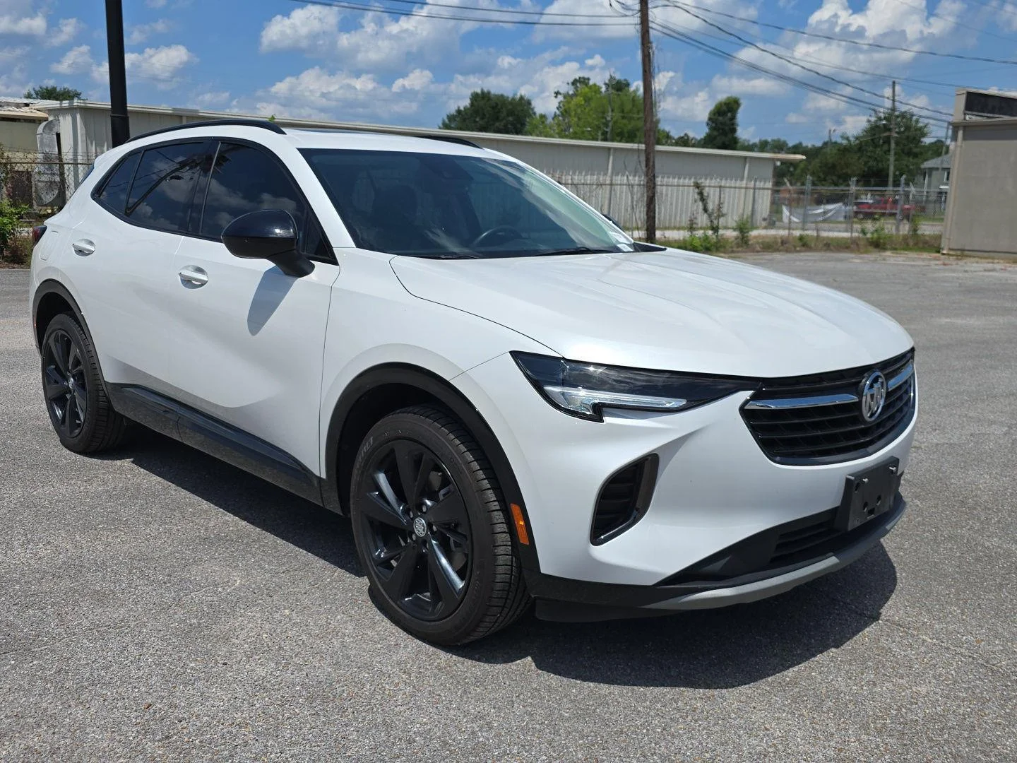 Used 2023 White Frost Tricoat Buick Essence image 1