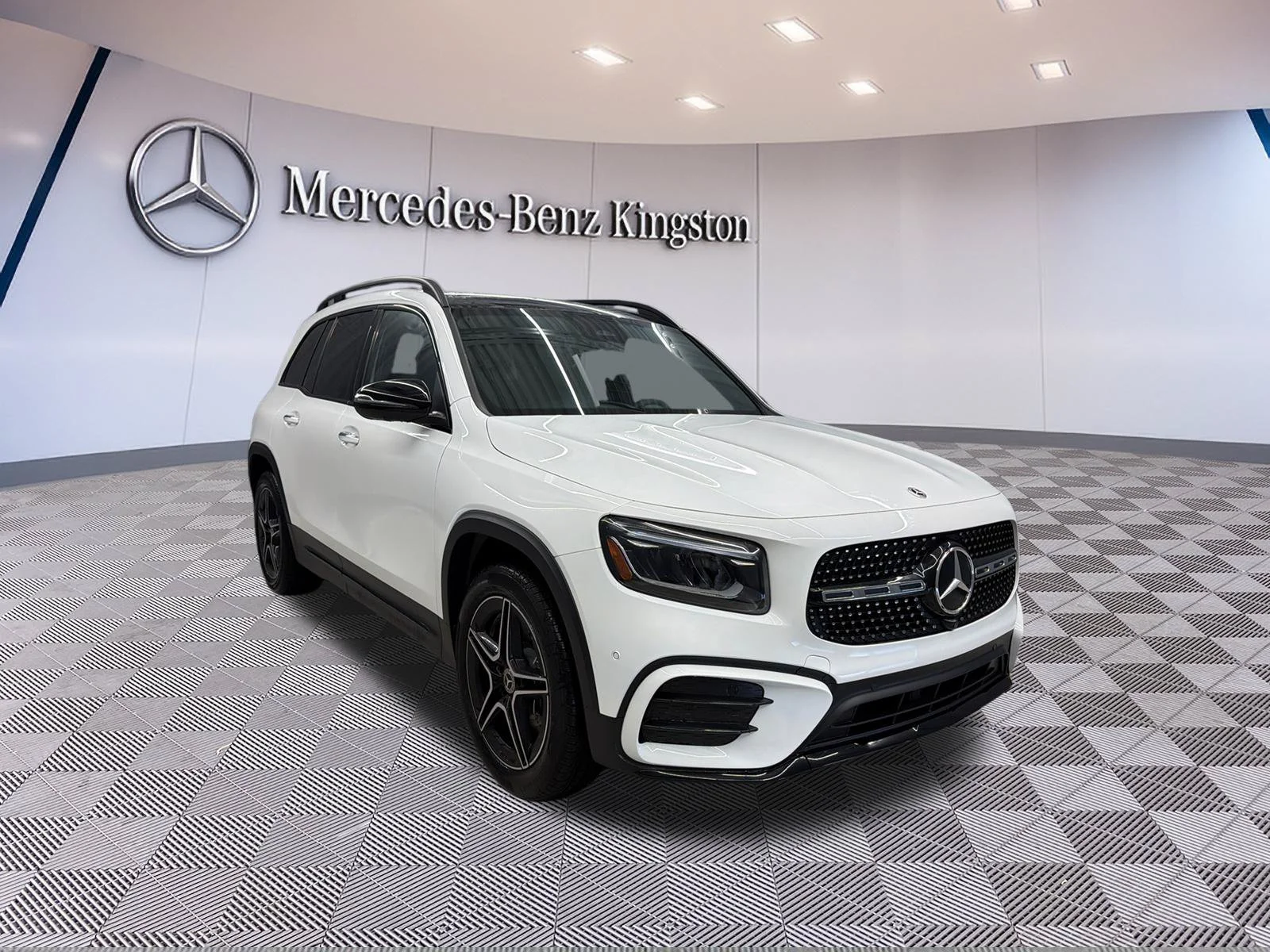 Used 2026 White Mercedes-Benz GLB 250 image 1