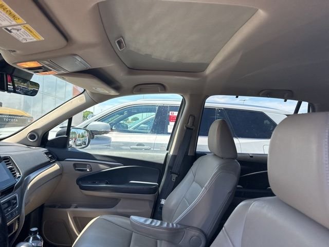 Used 2020 White Honda EX-L image 7