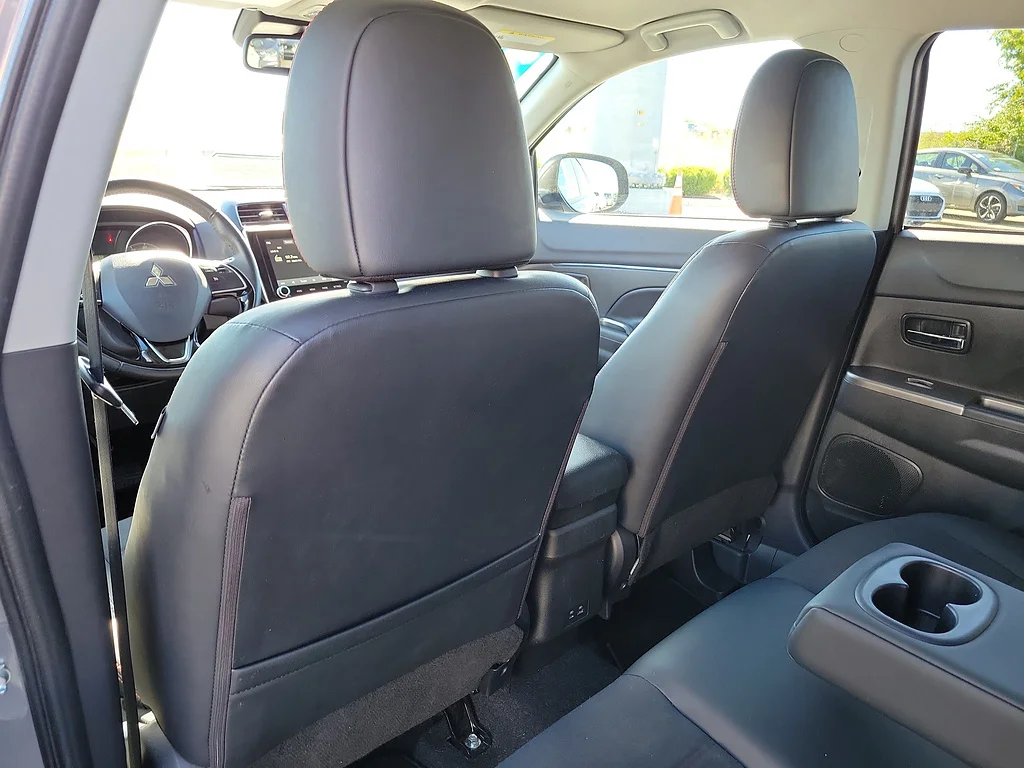 Used 2025 Mercury Gray Metallic Mitsubishi SE image 13