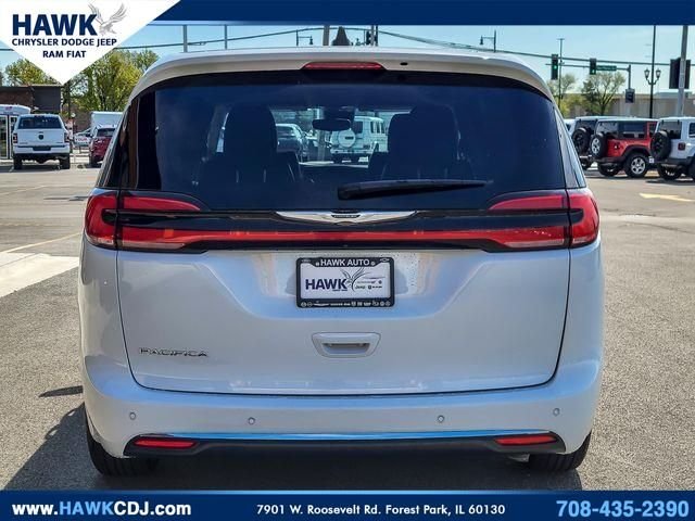 Used 2023 White Chrysler Touring L image 5