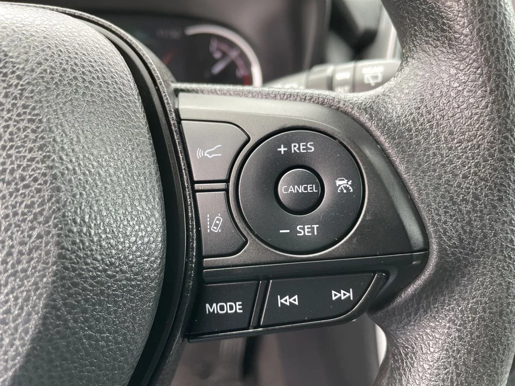 2023 Toyota RAV4 XLE - Photo 15