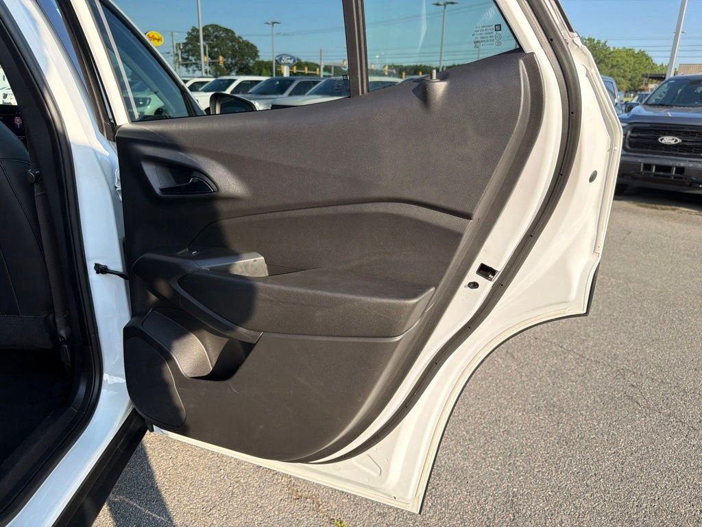 Used 2025 Summit White Chevrolet LT image 20
