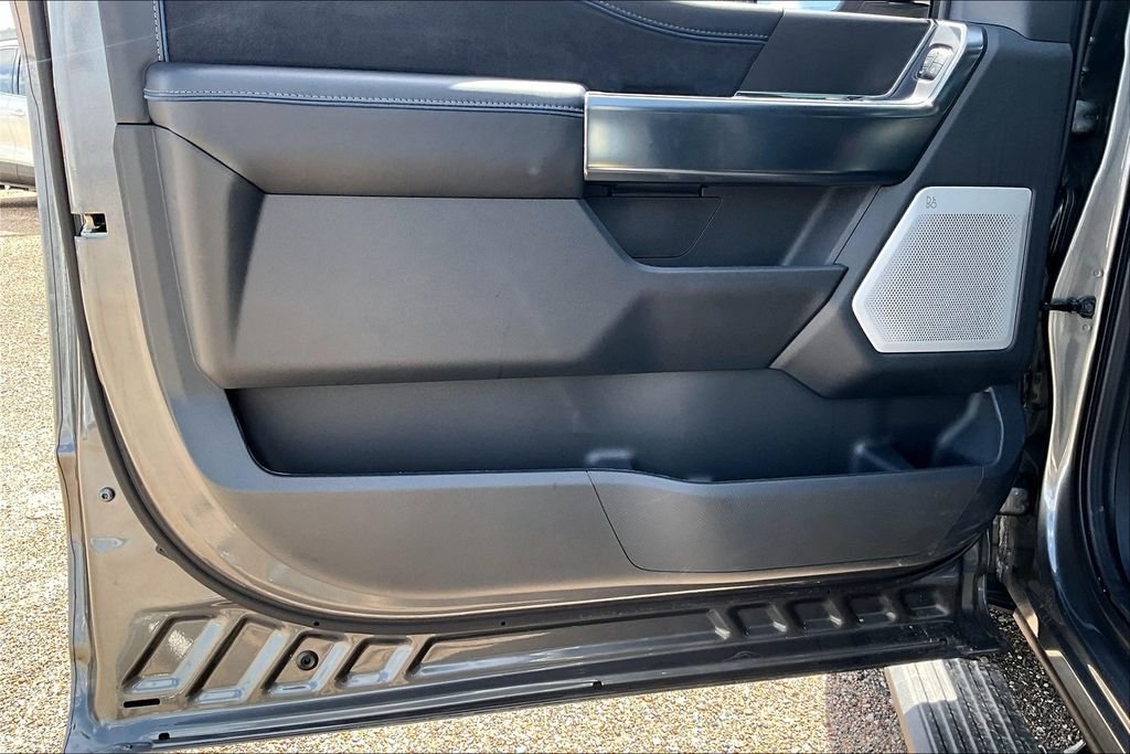 2025 Ford F-150 Platinum - Photo 13