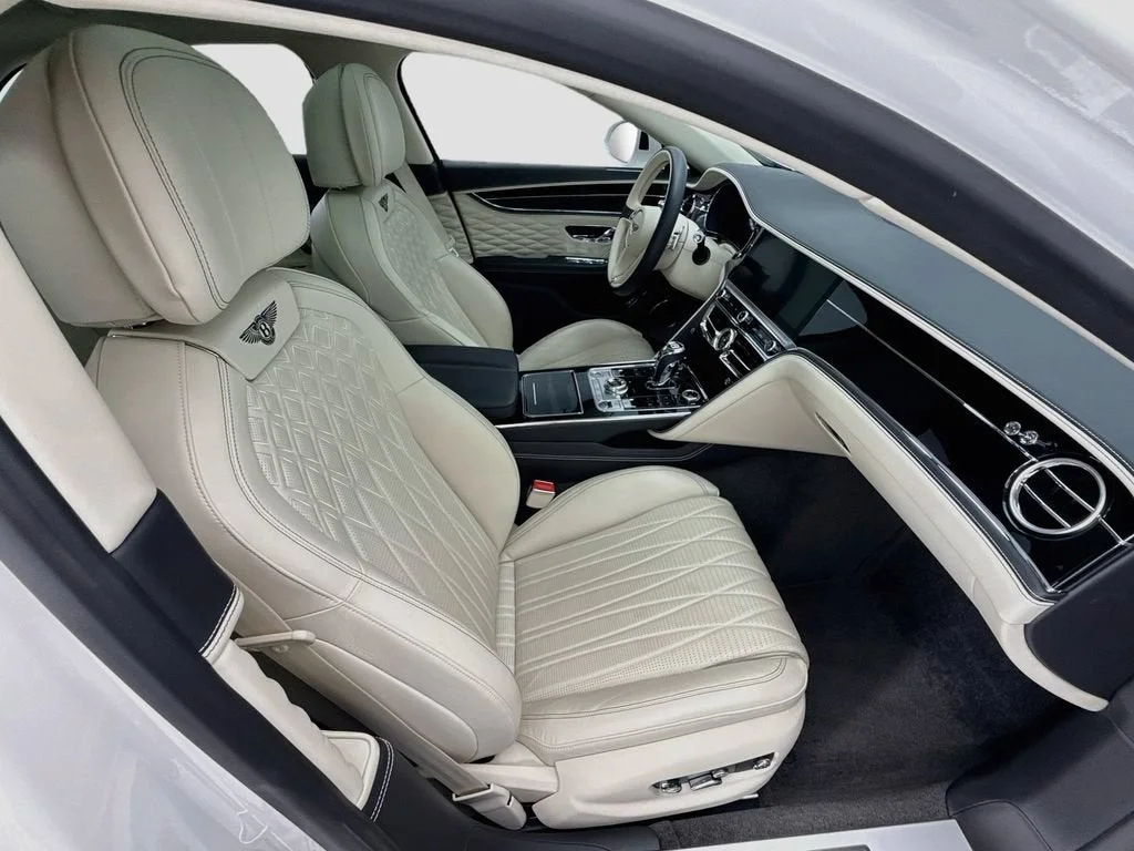 Used 2020 Glacier White Solid Bentley W12 image 19