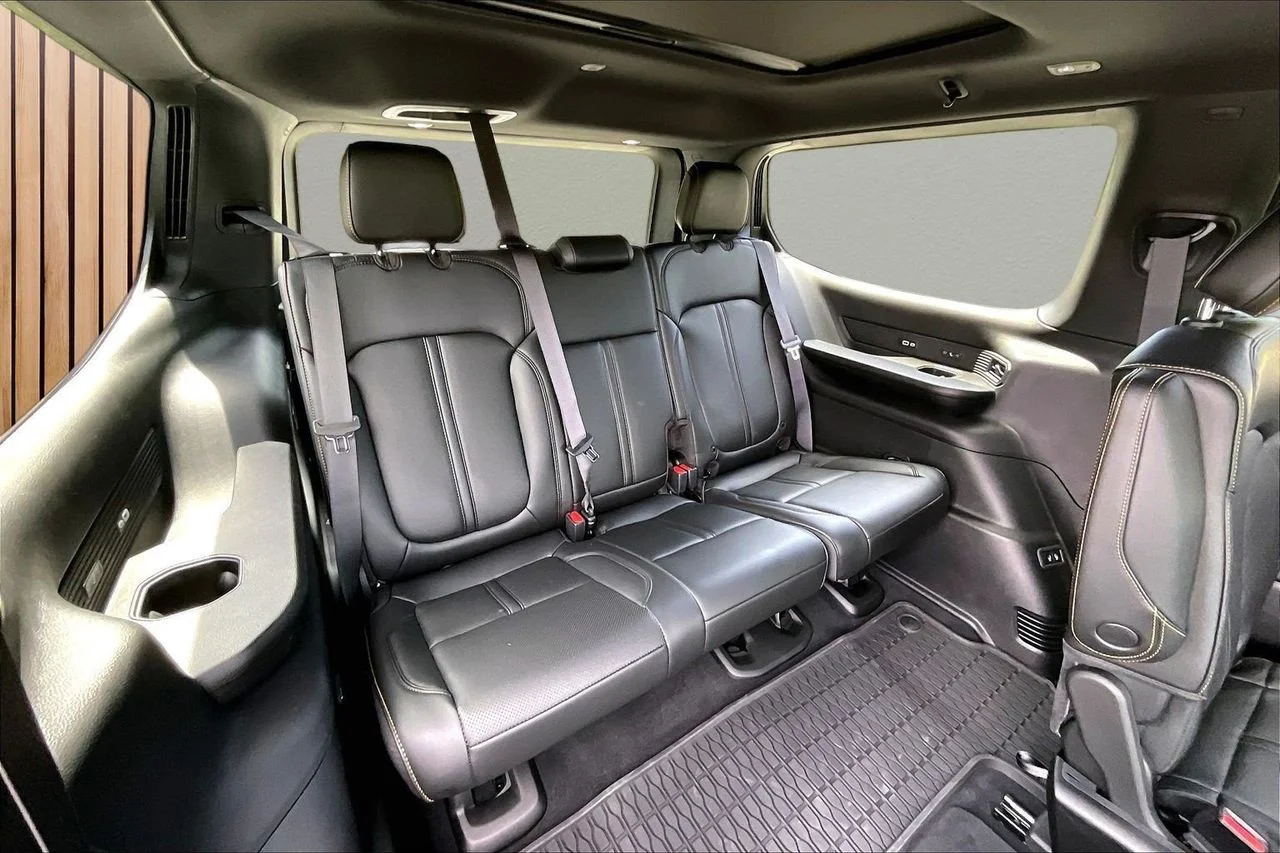 New 2026 Bright White Clear-Coat Exterior Paint Jeep  image 26