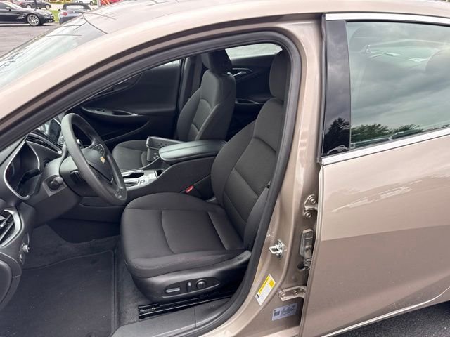 Used 2025 Gray Chevrolet LT image 8