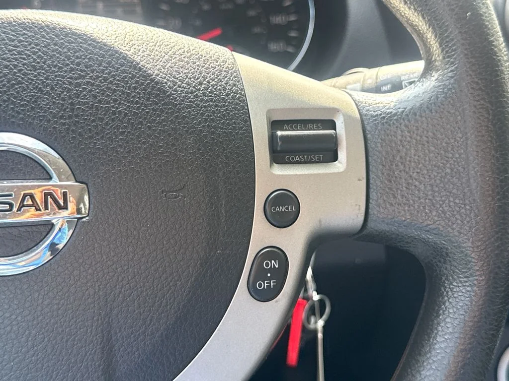 Used 2014 Platinum Graphite Nissan S image 28