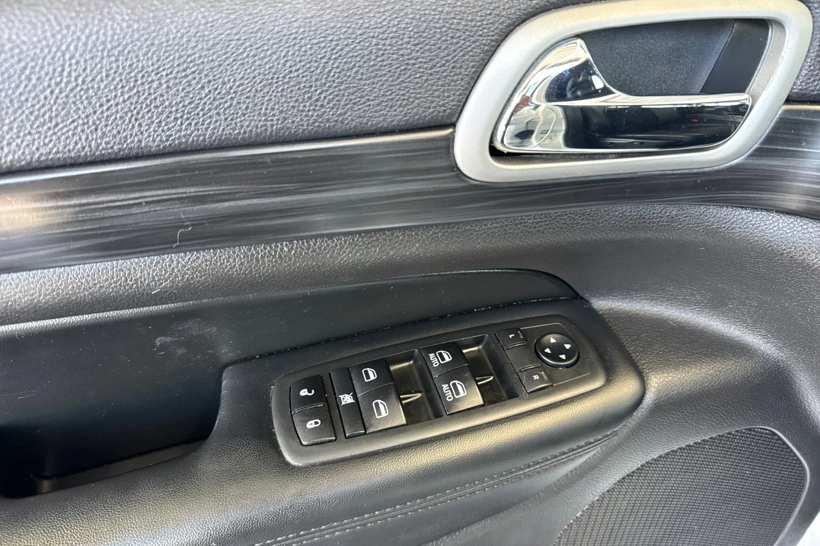 Used 2020 WHITE Jeep Altitude image 10