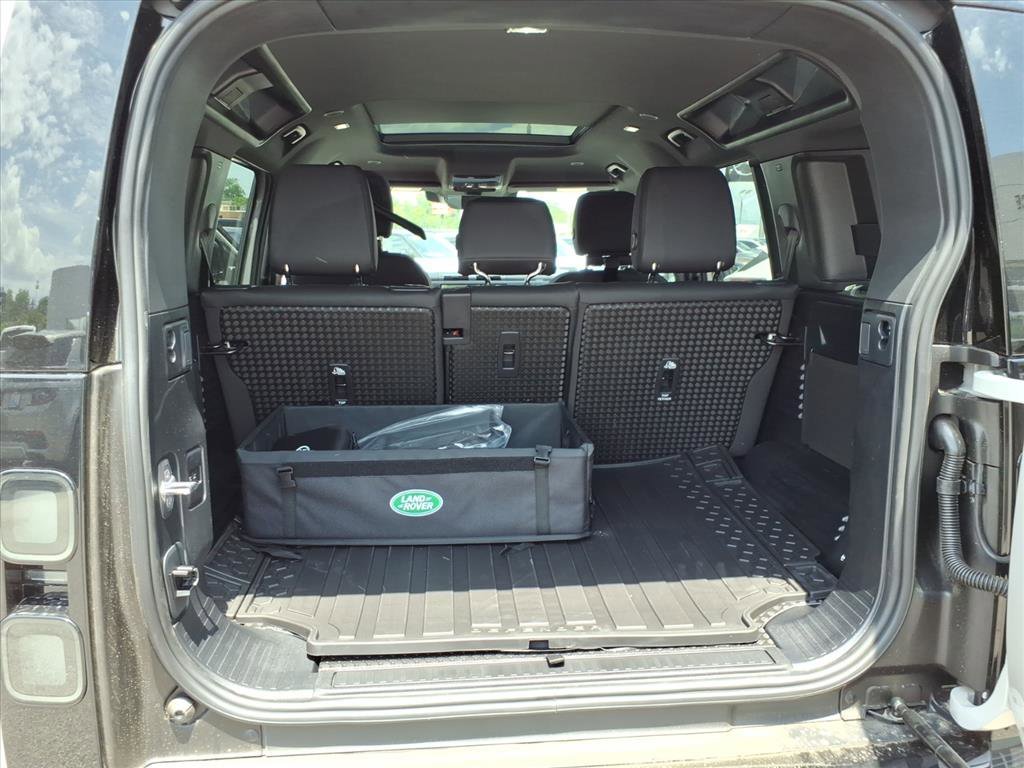 New 2026 Borasco Grey Metallic Land Rover S image 13