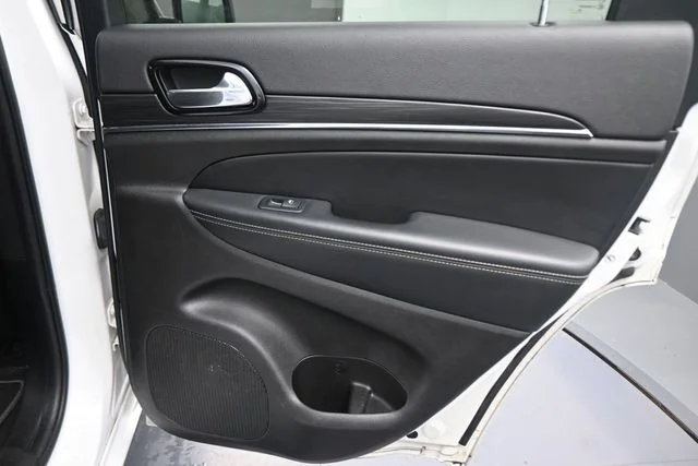 Used 2021 White Jeep Limited image 24