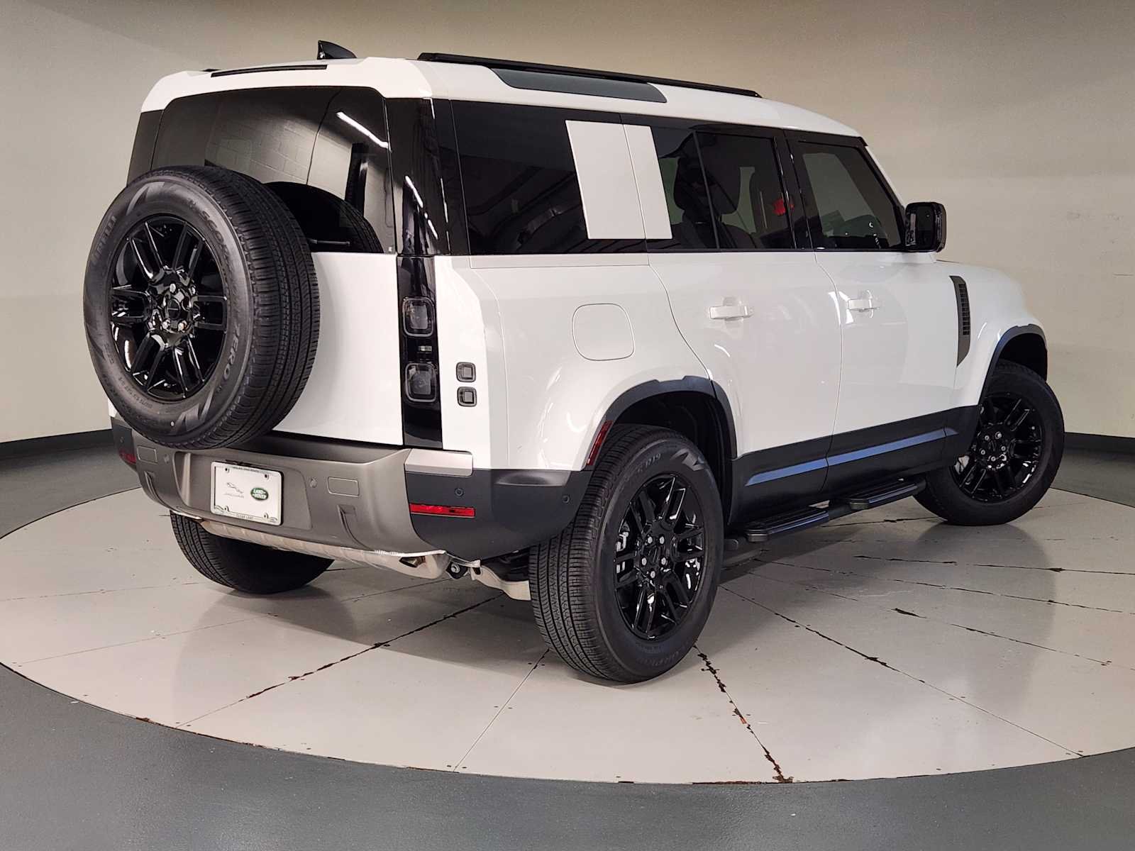 Used 2026 Fuji White Land Rover S image 2