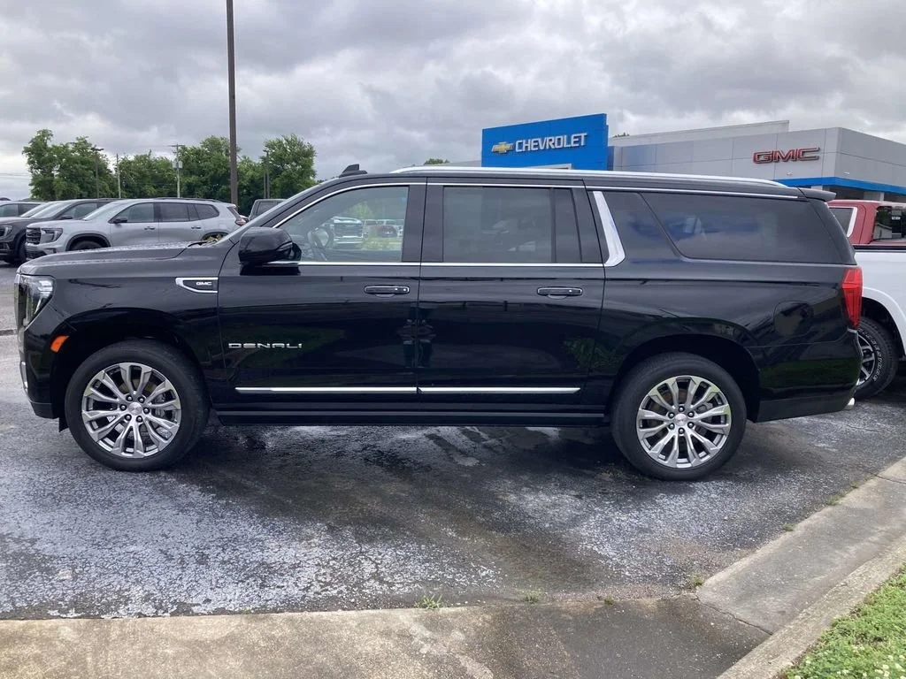 Used 2021 ONYX BLACK GMC Denali image 6