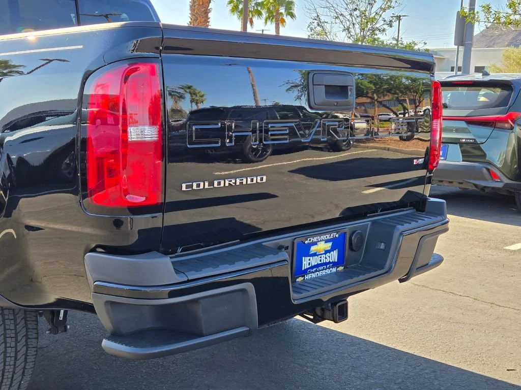 Used 2022 Black Chevrolet LT image 5