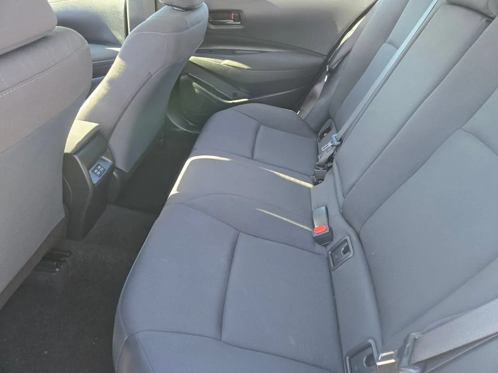Used 2024 Classic Silver Me Toyota LE image 11