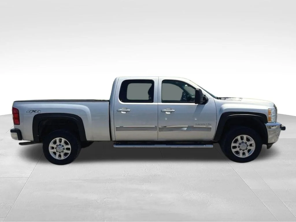 Used 2013 Silver Chevrolet LTZ image 4
