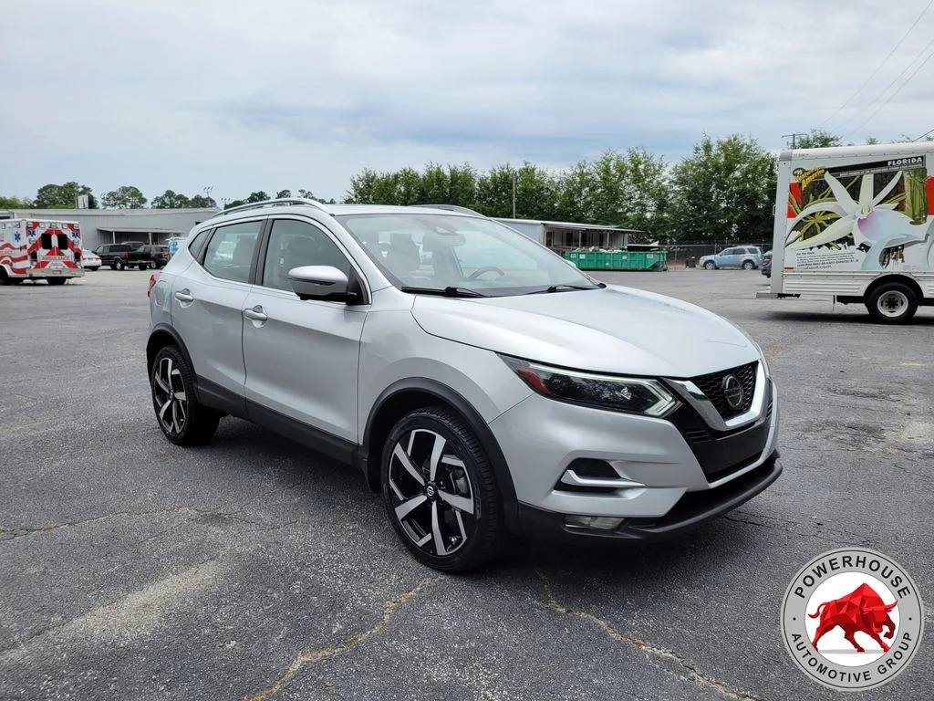 Used 2021 Silver Nissan SL image 8
