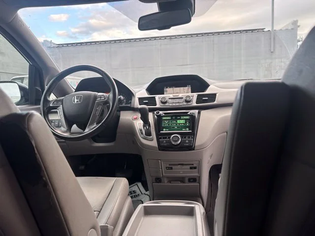 Used 2016 Silver Honda Touring Elite image 16