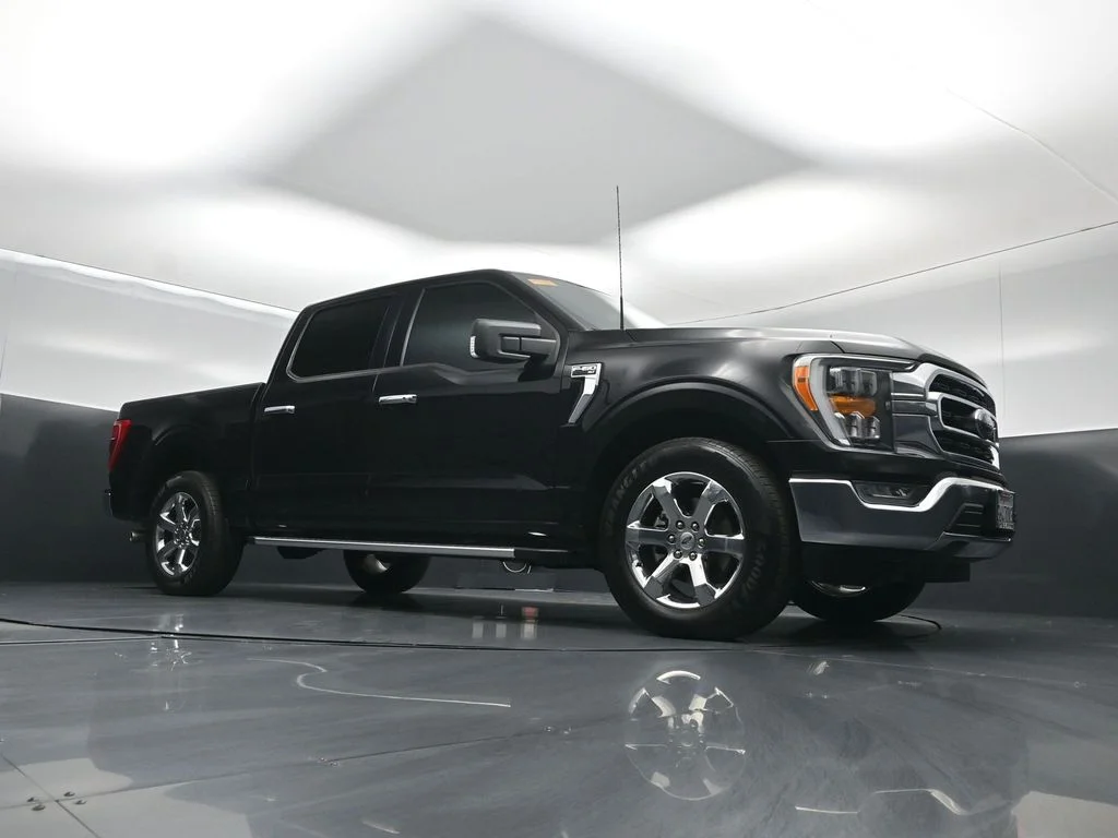 Used 2023 Black Ford XLT image 4