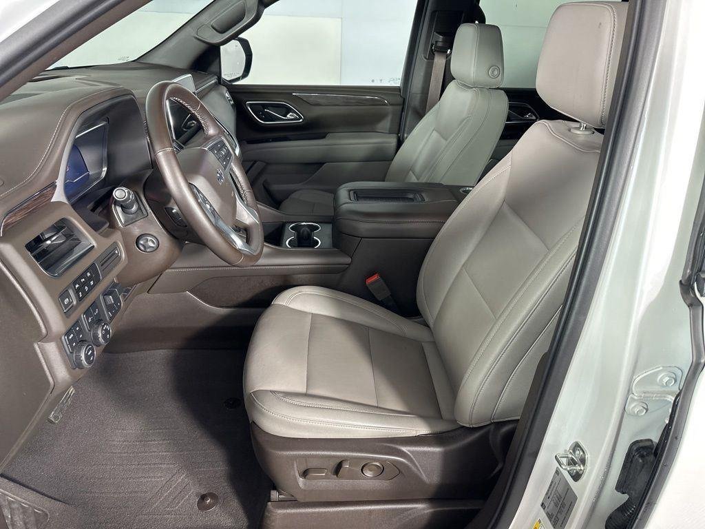 Used 2023 Pearl Chevrolet Z71 image 17