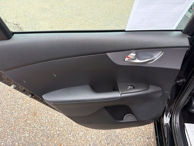 Used 2022 Aurora Black Kia LXS image 15