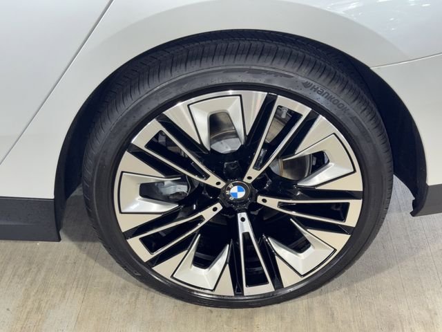 Certified Used 2026 Mineral White Metallic BMW 530i image 36