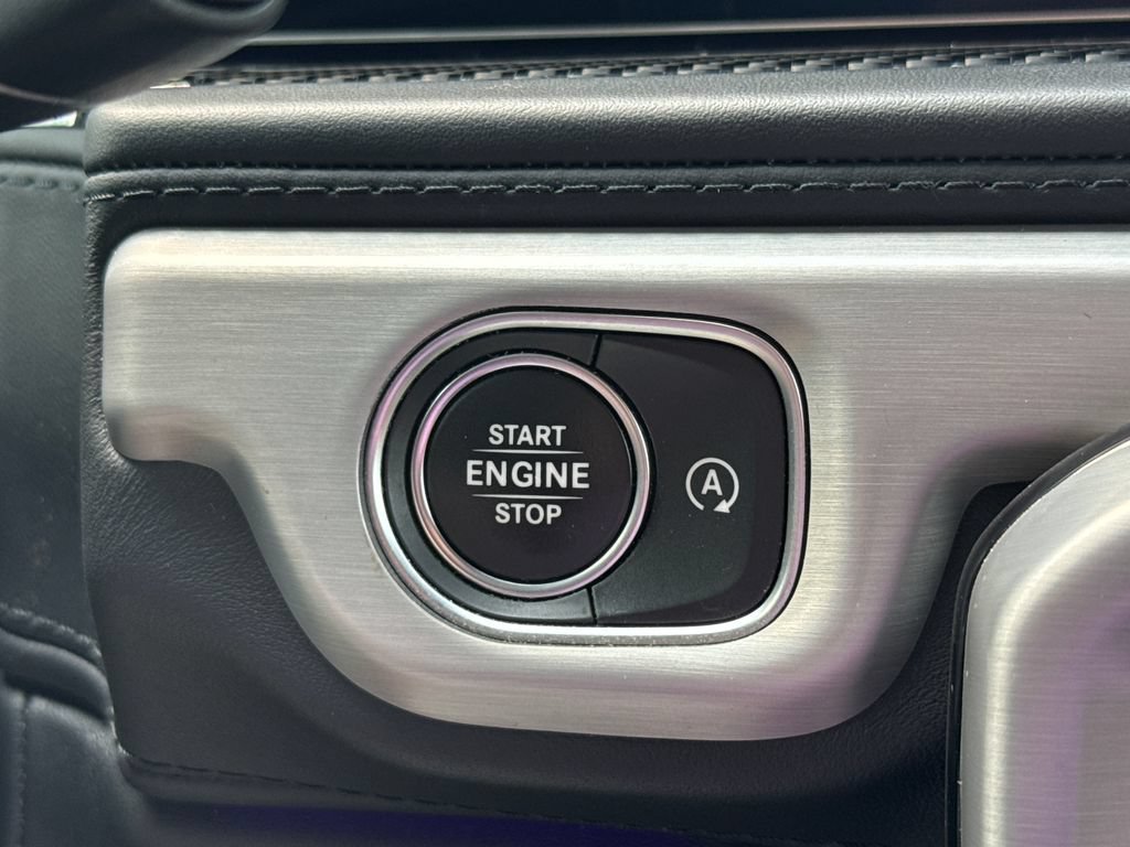 Used 2022 Black Mercedes-Benz 4MATIC® image 30