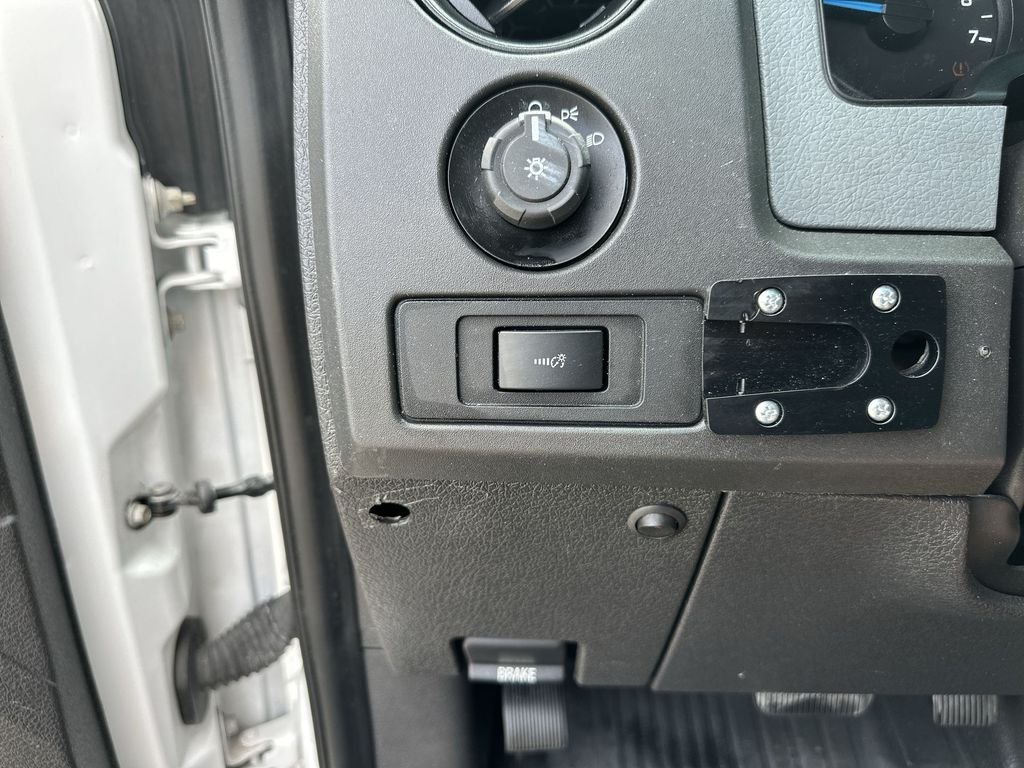 Used 2014 White Ford XL image 17