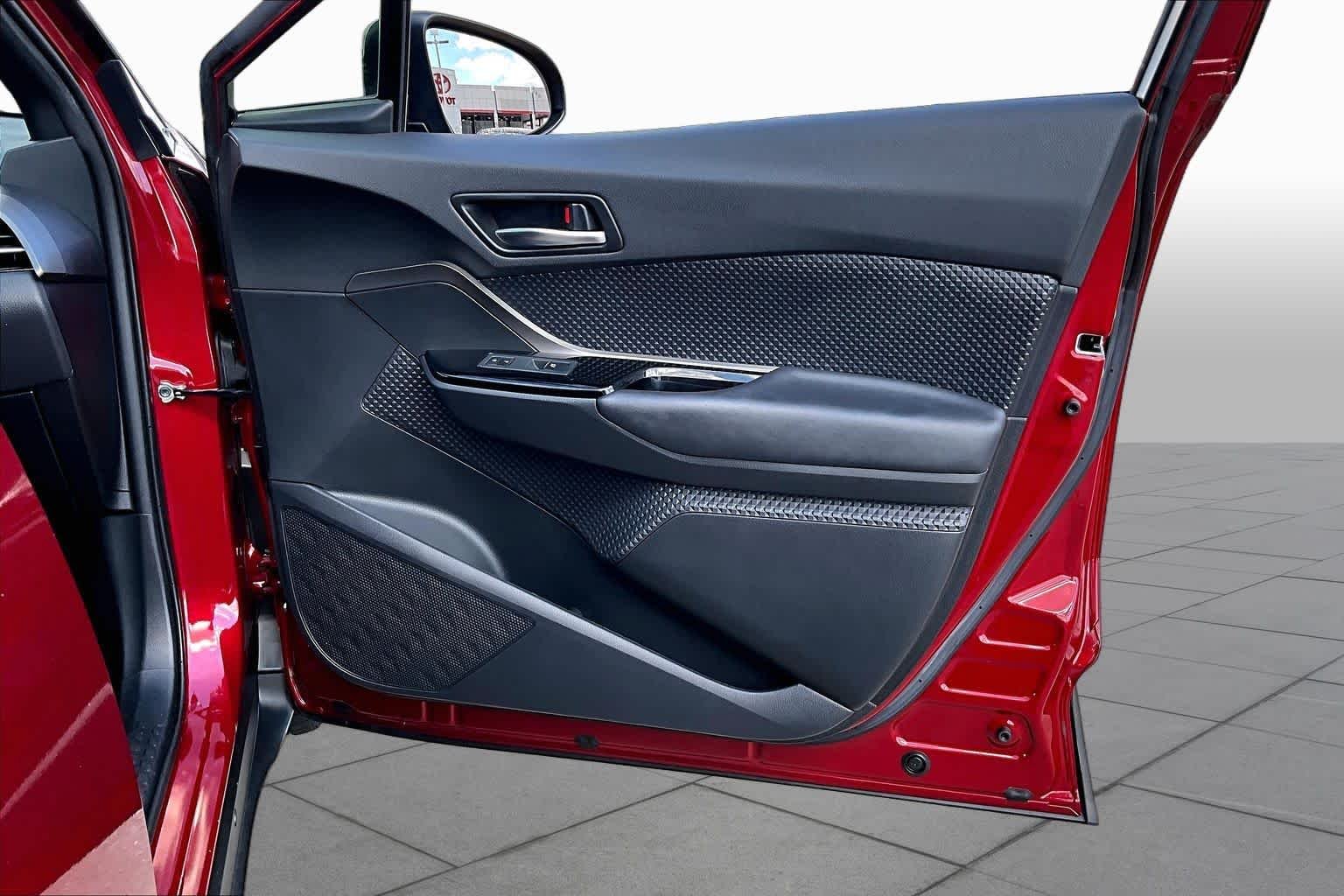 Used 2019 Ruby Flare Pearl w/Black Roof Toyota XLE image 23
