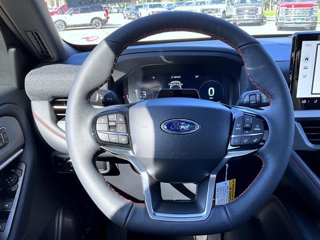 New 2027 Star White Metallic Tri-Coat Ford ST-Line image 41