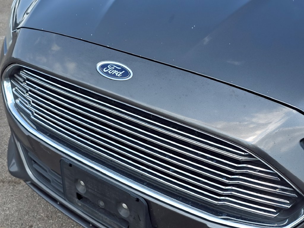 Used 2016 Gray Ford SE image 14