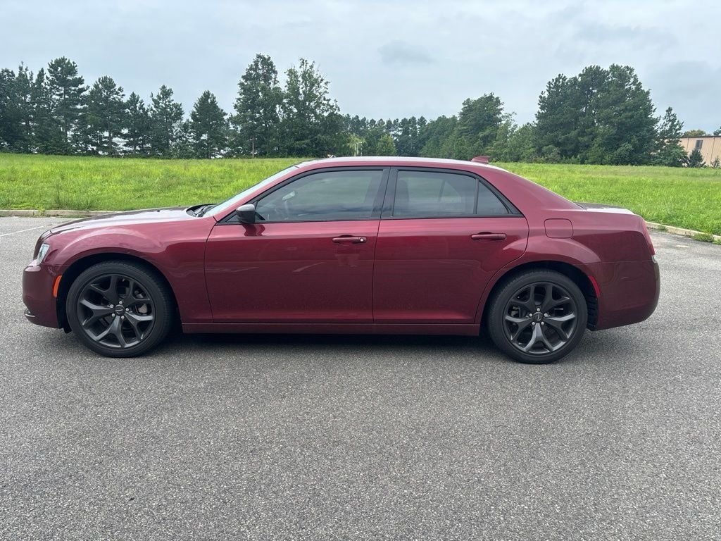 Used 2023 Red Chrysler Touring image 4