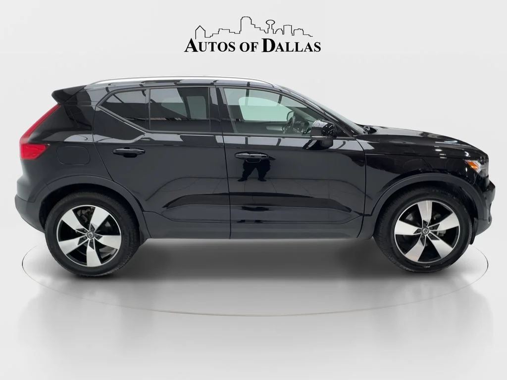Used 2021 Black Volvo Momentum image 6