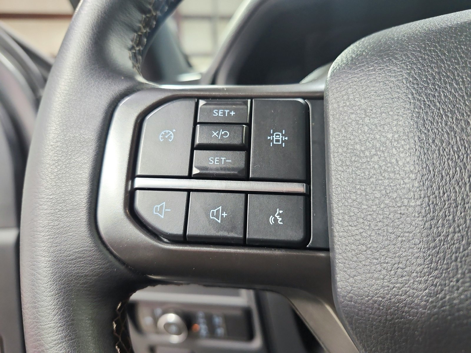 Used 2024 Gray Ford XLT image 23